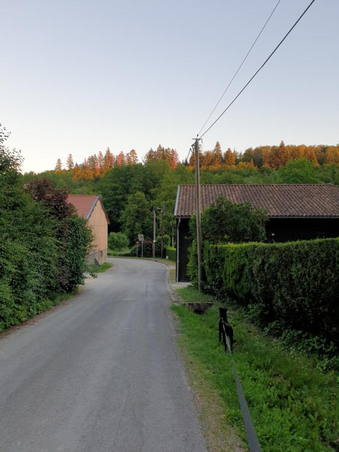 Gite 4 Etoiles La Belle Eau Calme Futeau Exterior foto